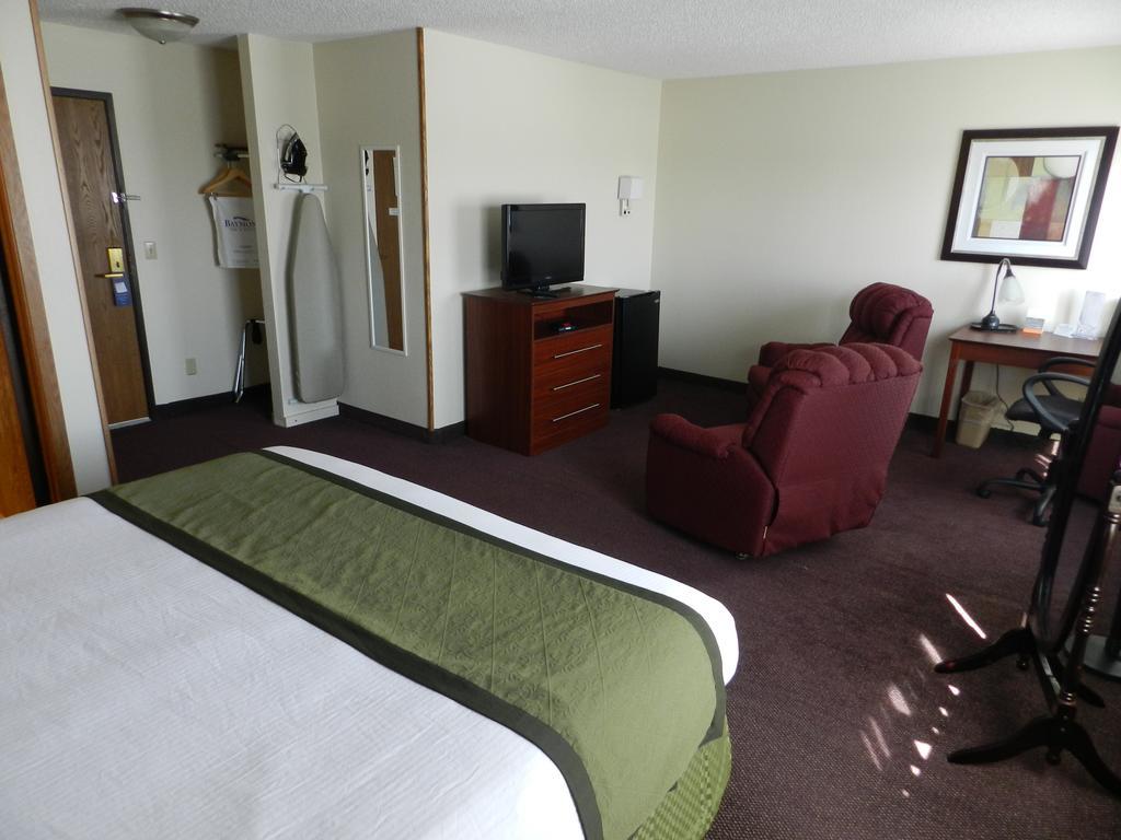 Hotel Baymont by Wyndham Dubuque Extérieur photo